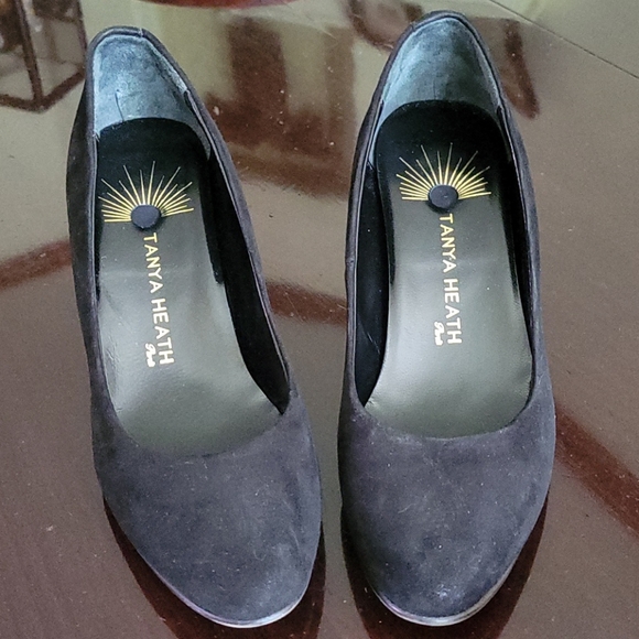 Tanya Heath black suede shoe - Picture 2 of 6
